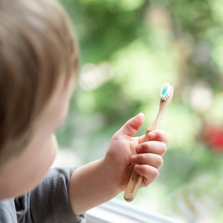 Bambus-Zahnbürste für Kinder (mit Meerestier-Gravuren)